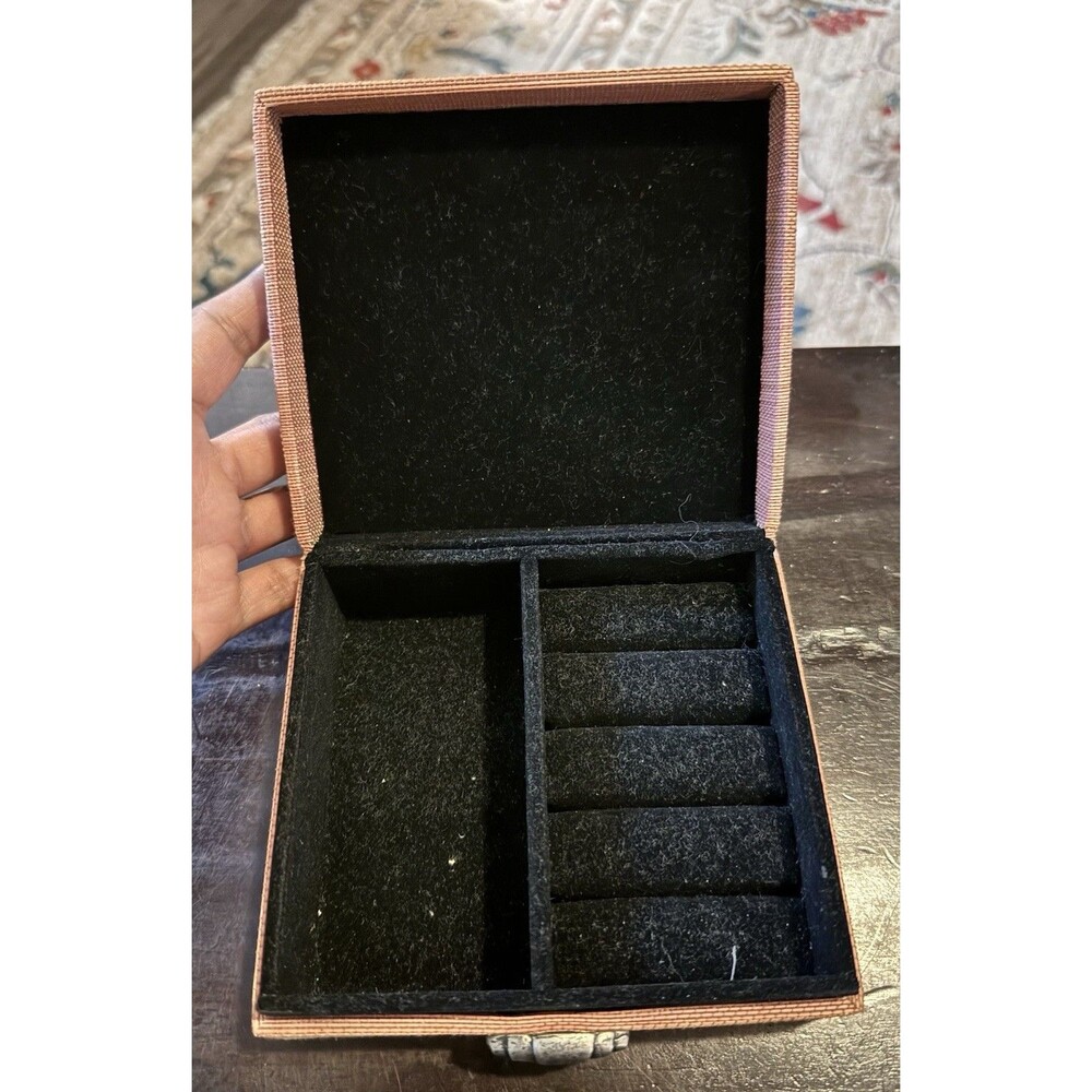 VTG Trinket Jewelry Organizer Peach Velvet Silver Tone Ornate Clasp Asiaphile